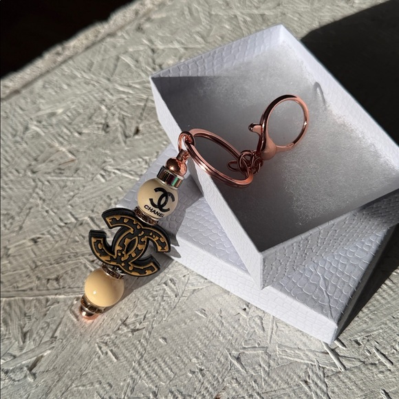 Channel NWOT design key chain - Picture 5 of 5